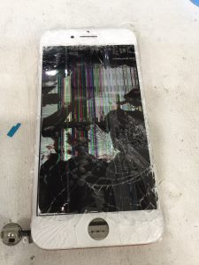 iPhone8のフロントガラス割れ修理！